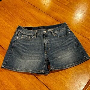 Banana Republic Women’s Denim Shorts 30 10 4” Inseam NWT Mid Rise